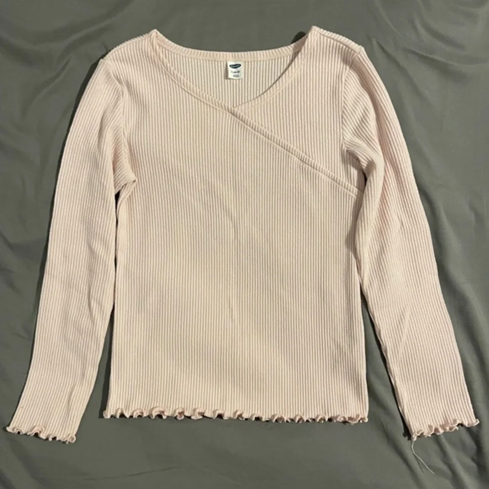 Old Navy Ribbed Long Sleeve Top - Picture 6 of 7